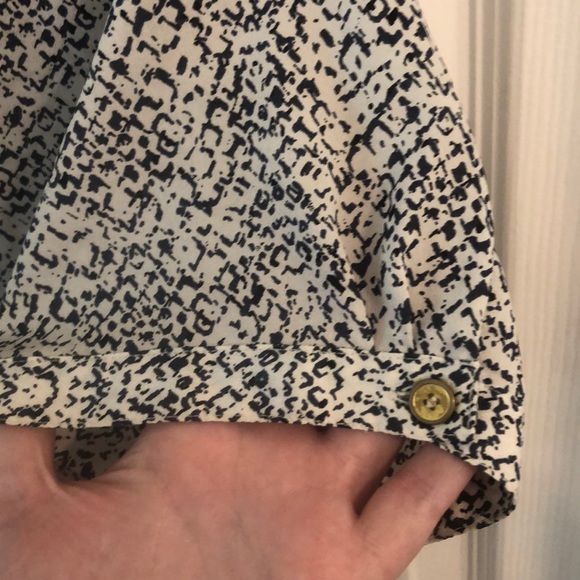 Spotted split neck shirt - Picture 2 of 7